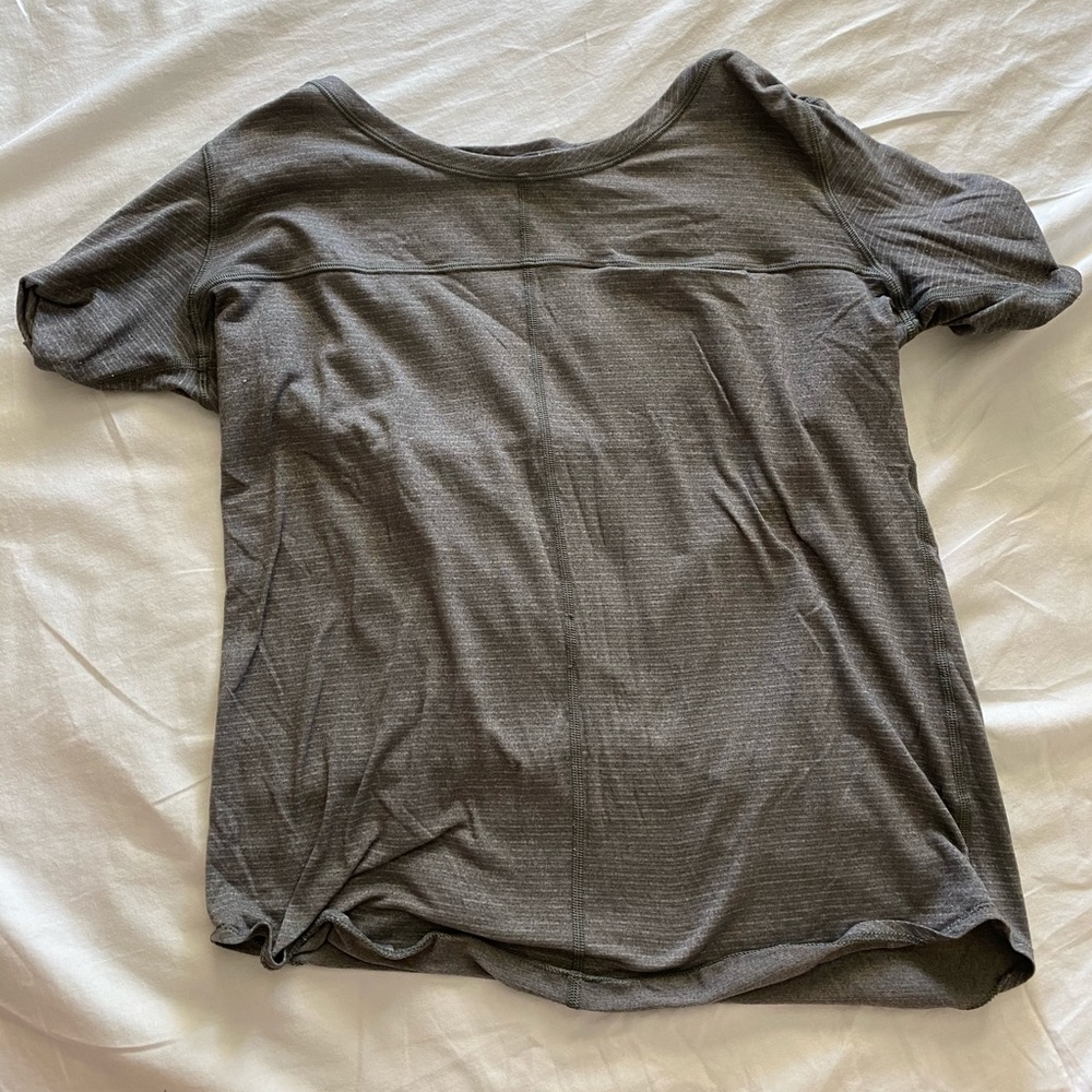 Lululemon gray shirt